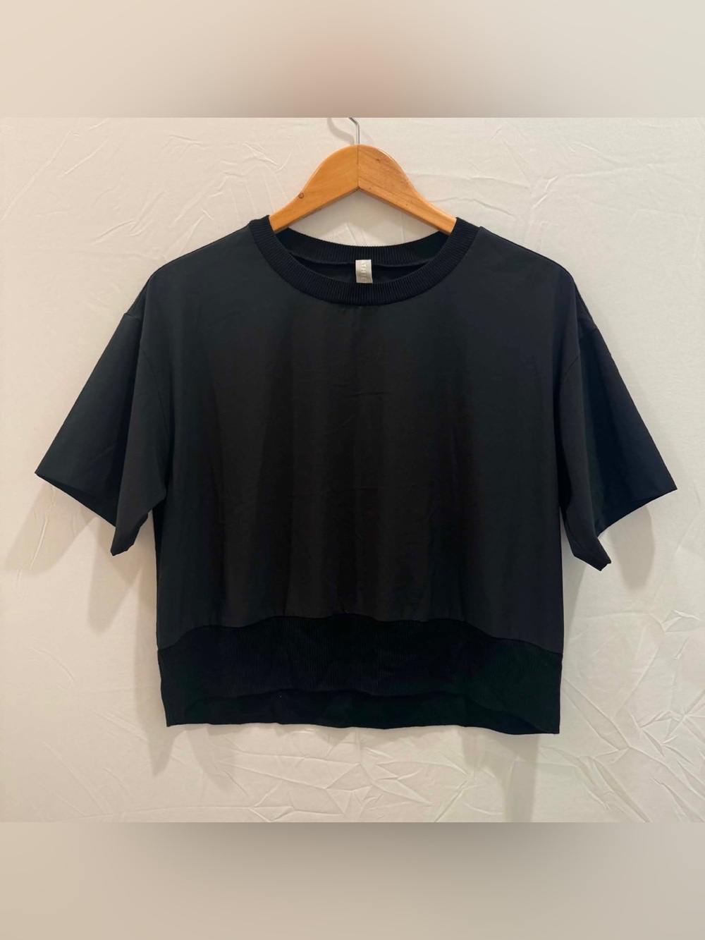 Athleta Womens Black Boxy Short Sleeve cropped Tee S